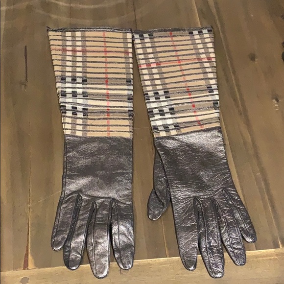 Burberry Accessories - 🧤Burberry leather gloves